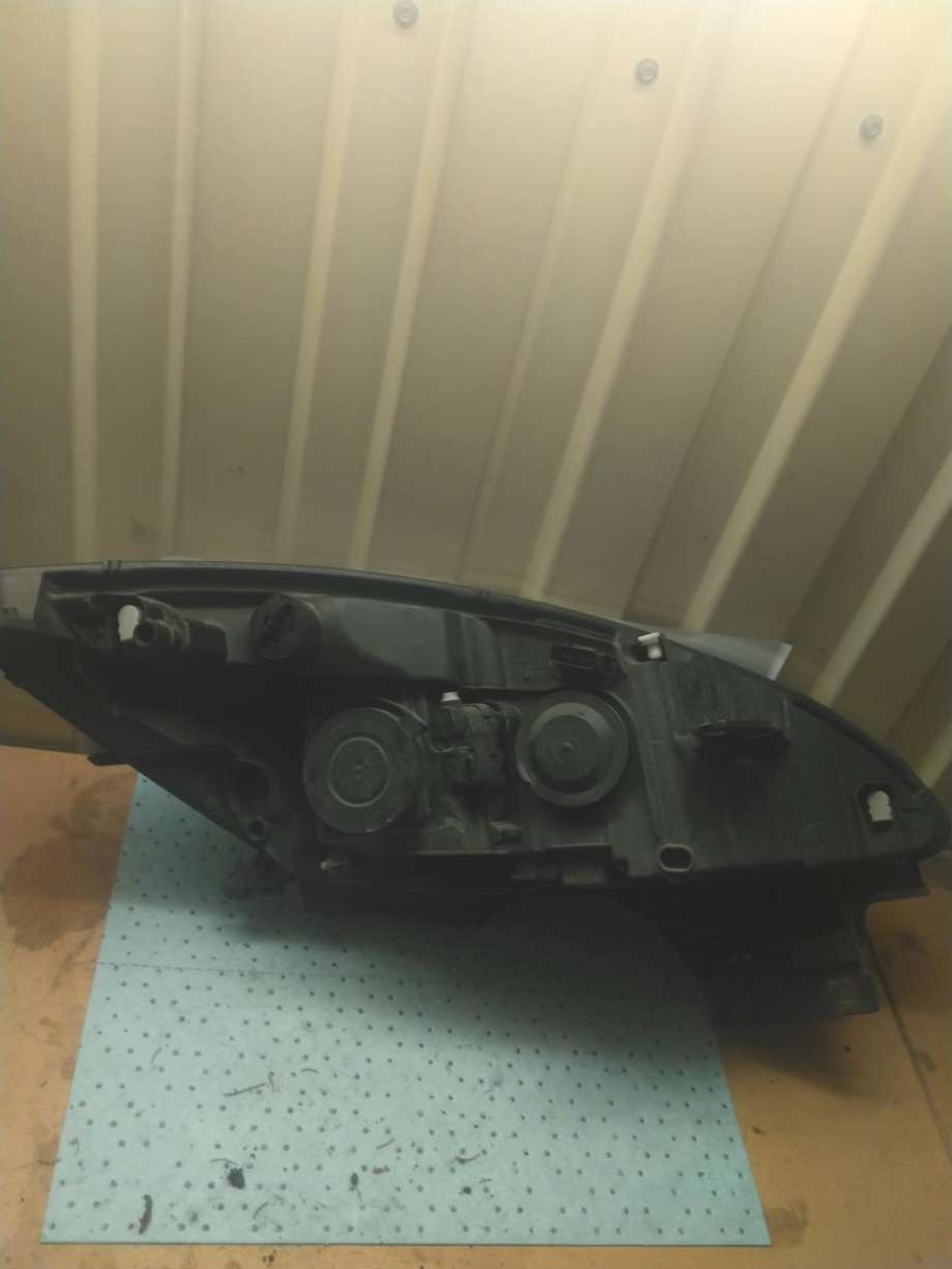Frontlykt venstre halogen til Renault Scenic 2009-2016 (Type III) (260605628R|)