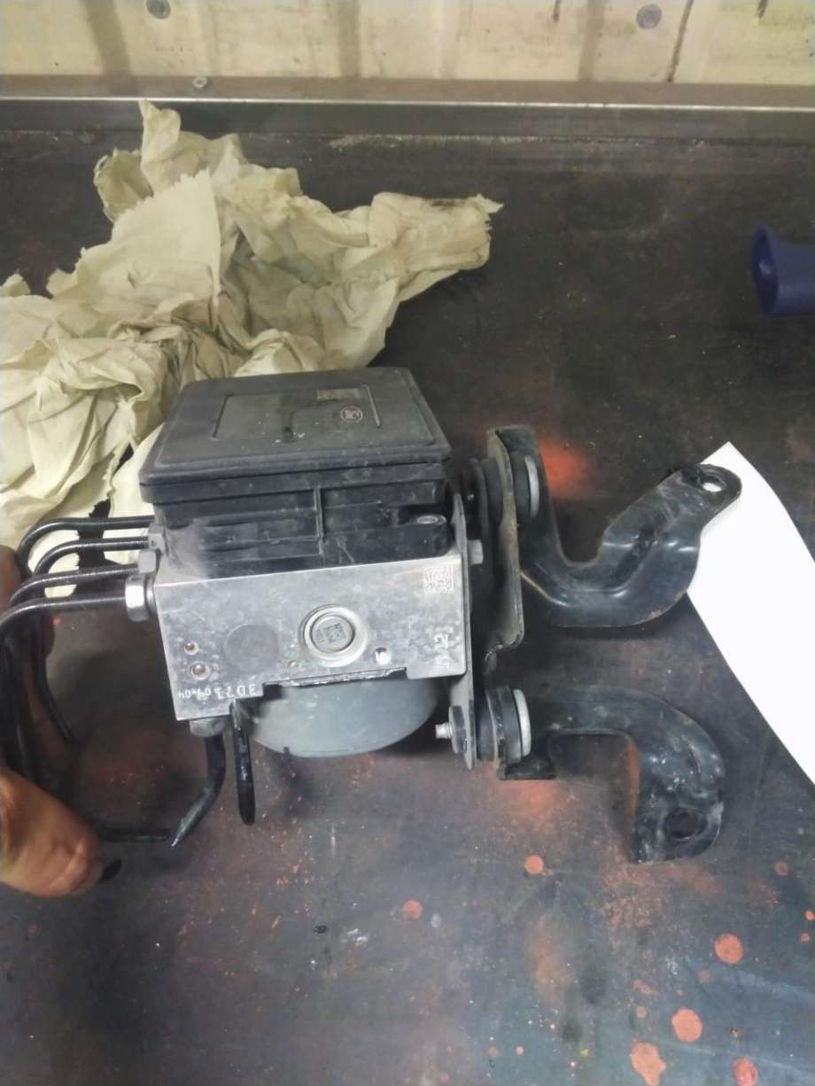 ABS sentral til Ford Fiesta 2013-2017 (Type VI, Fase 2)  (1945919|D1B1-2C405- BD|)