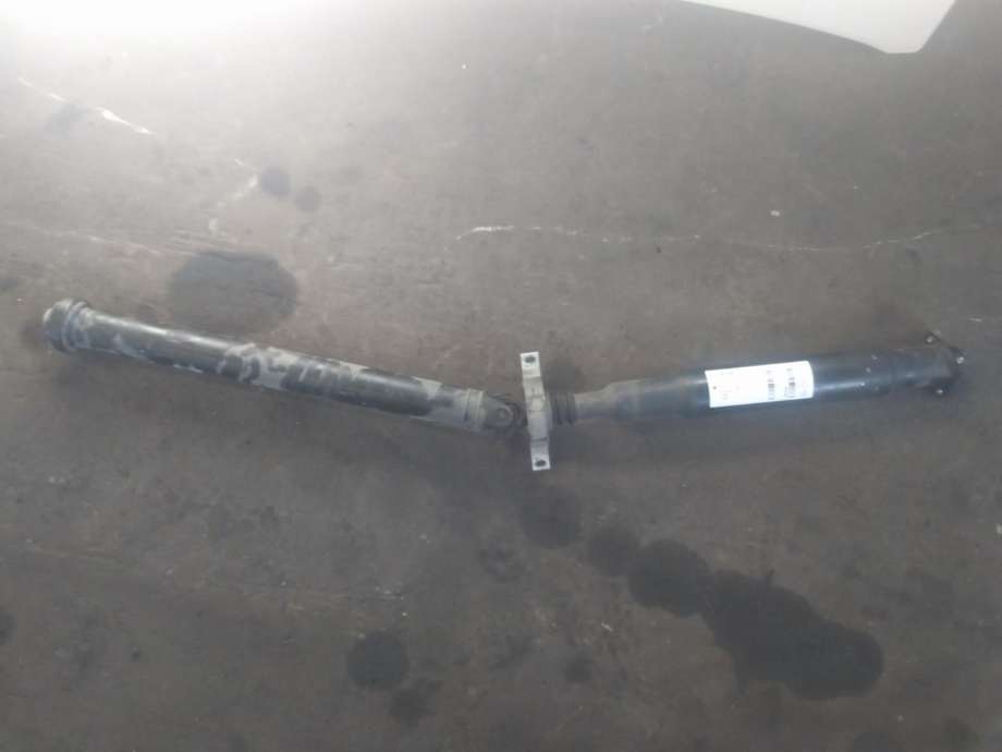 Mellomaksel til BMW X5, 2007-2013 (E70) (E70) (26 10 7 564 396)