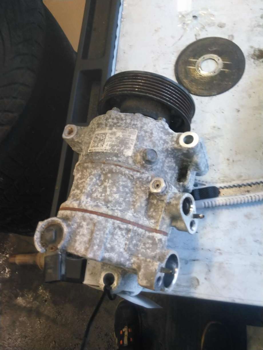 Aircondition kompressor til Škoda Fabia, 2014-2021 (Type III)  (5Q0 816 803 B)