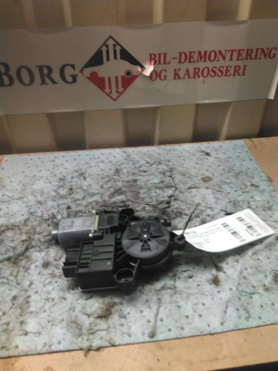 Ruteheis, kun motor, høyre foran til Škoda Fabia, 2014-2021 (Type III)  (2Q2 959 882)