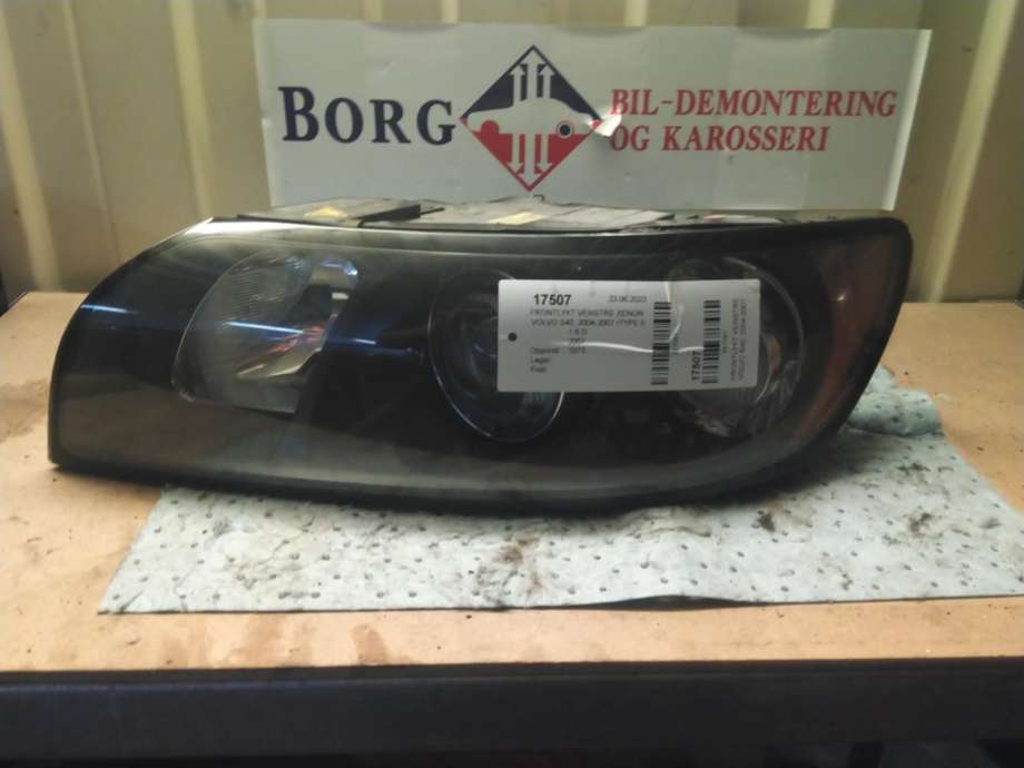Frontlykt venstre xenon til Volvo S40 2004-2007 (Type II, Fase 1) (31335245|)