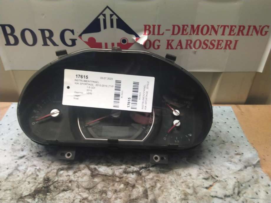 Instrumentpanel til Kia Sportage, 2010-2016 (Type III)  (94023 3U105)