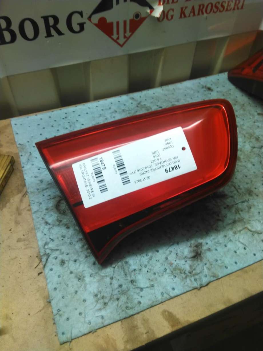 Baklykt venstre indre til Kia Sportage, 2010-2016 (Type III)  (92405 3W510)