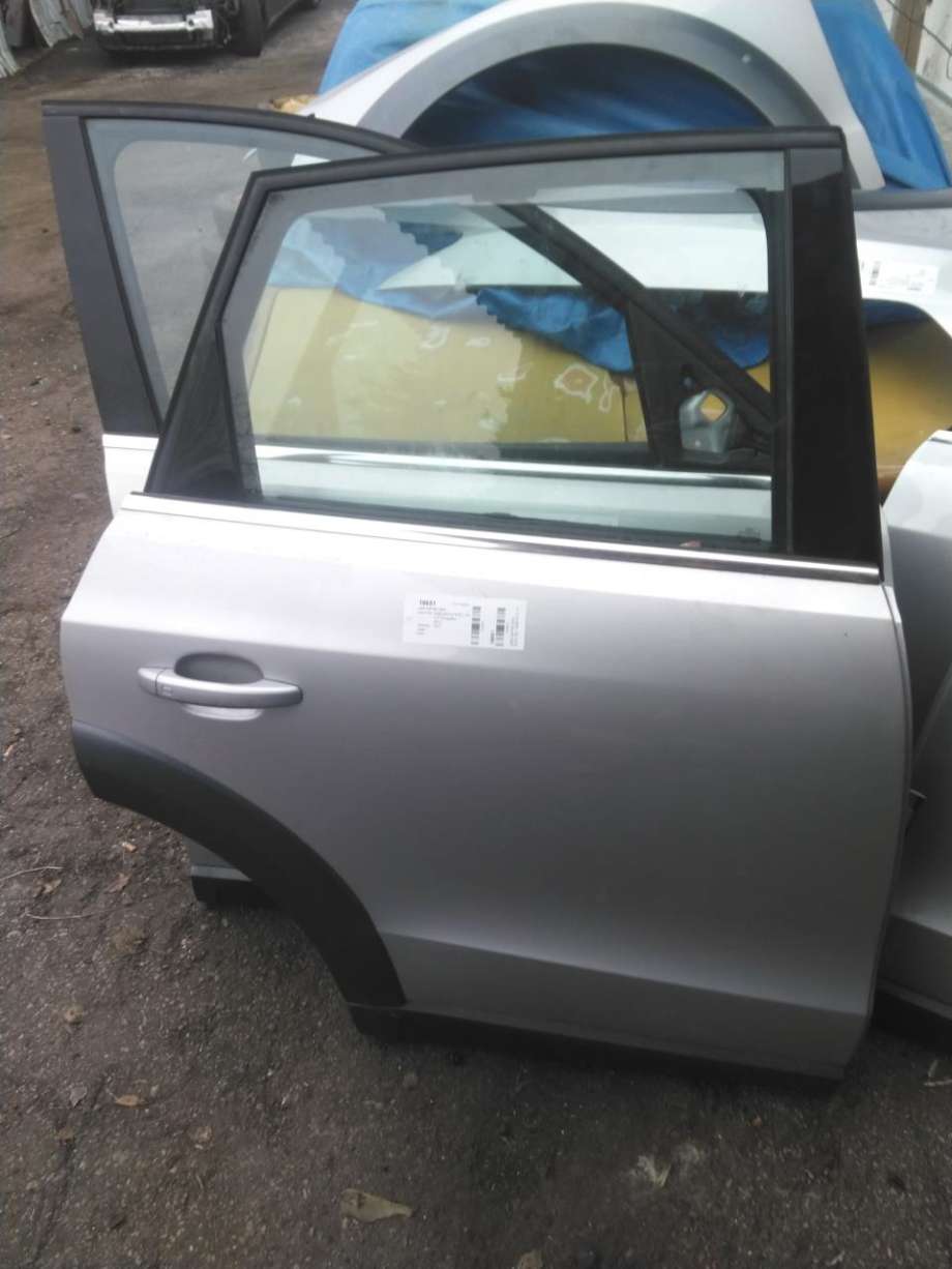 Dør høyre bak til Audi Q5, 2008-2012 (Type I, Fase 1)  (8R0 833 052 B)