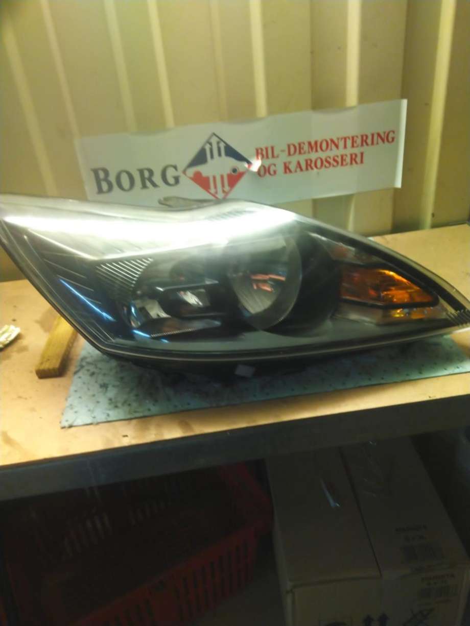Frontlykt høyre halogen til Ford Focus 2008-2010 (Type II, Fase 2) (8M51-13100-CF|)