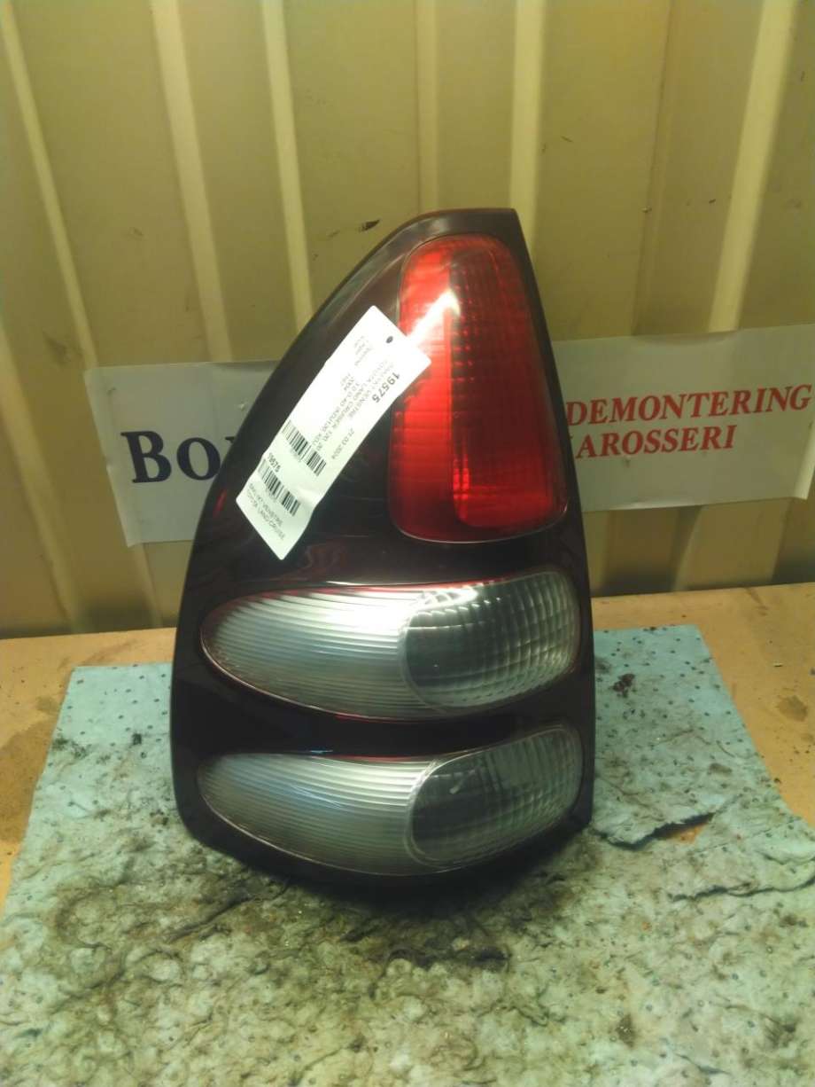 Baklykt venstre til Toyota Land Cruiser 120, 2002-2009  (8156160620)
