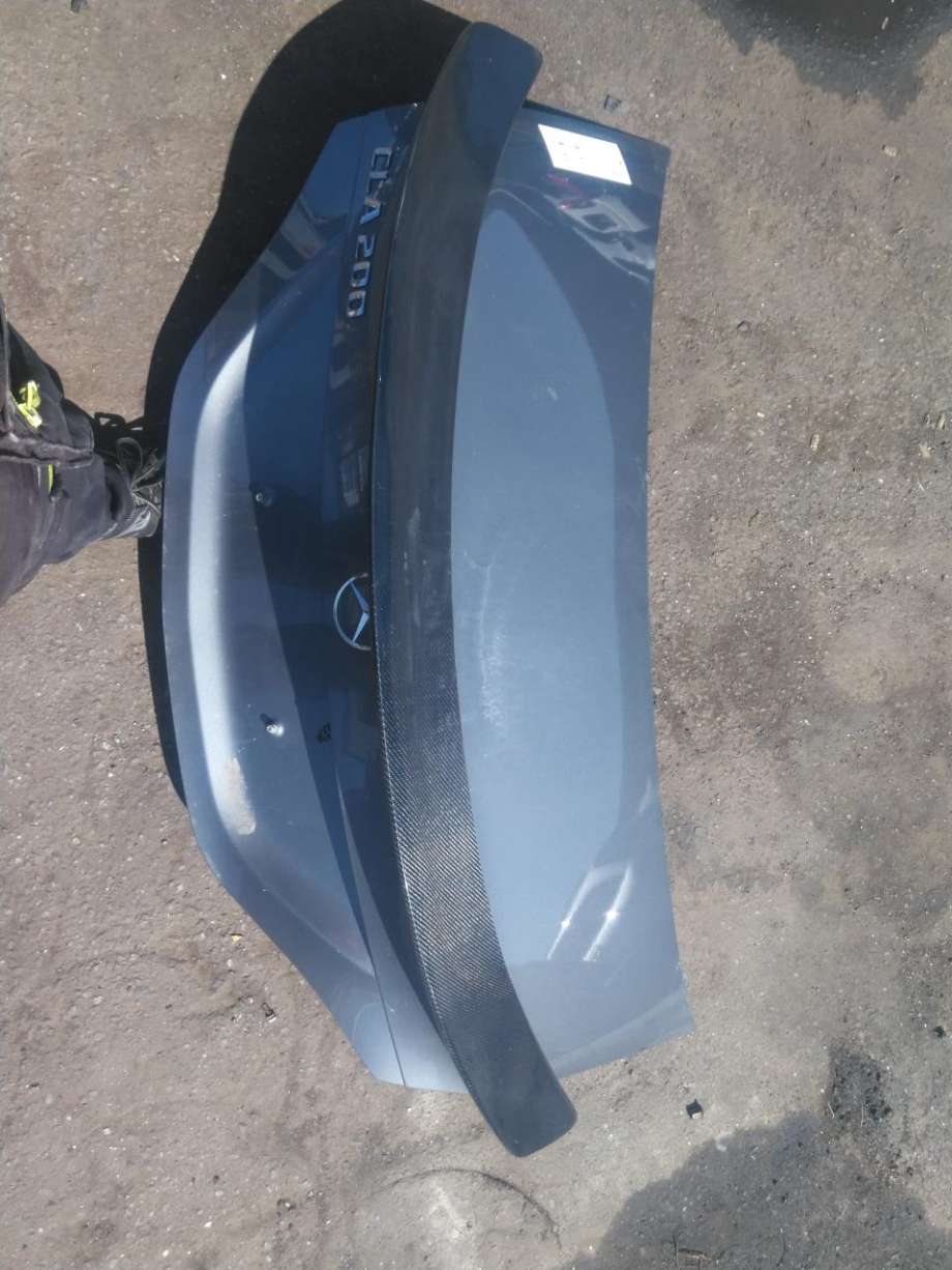 Bakluke sedan til Mercedes CLA, 2013-2019 (C117) (C117) (A 117 750 00 75)