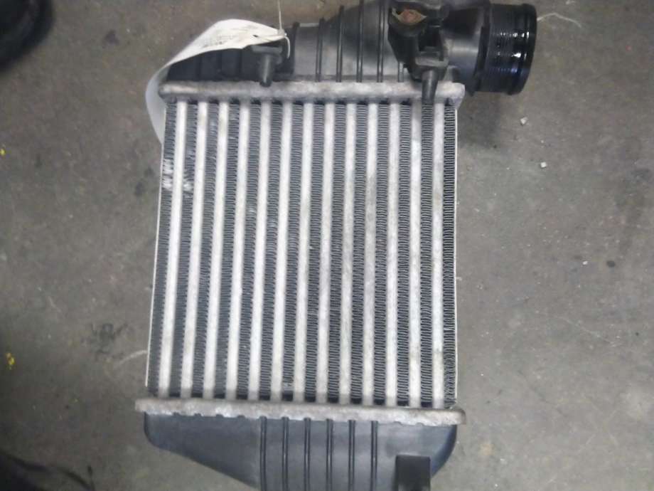 Intercooler til Audi A6, Allroad 2008-2011 (Type II, Fase 2) (C6) (C6) (4F0 145 805 AC - VENSTRE|4f0 145 806 t - Høyre|)