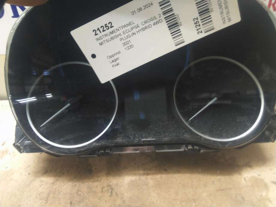 Instrumentpanel til Mitsubishi Eclipse Cross 2018-->>  (8100C874|)