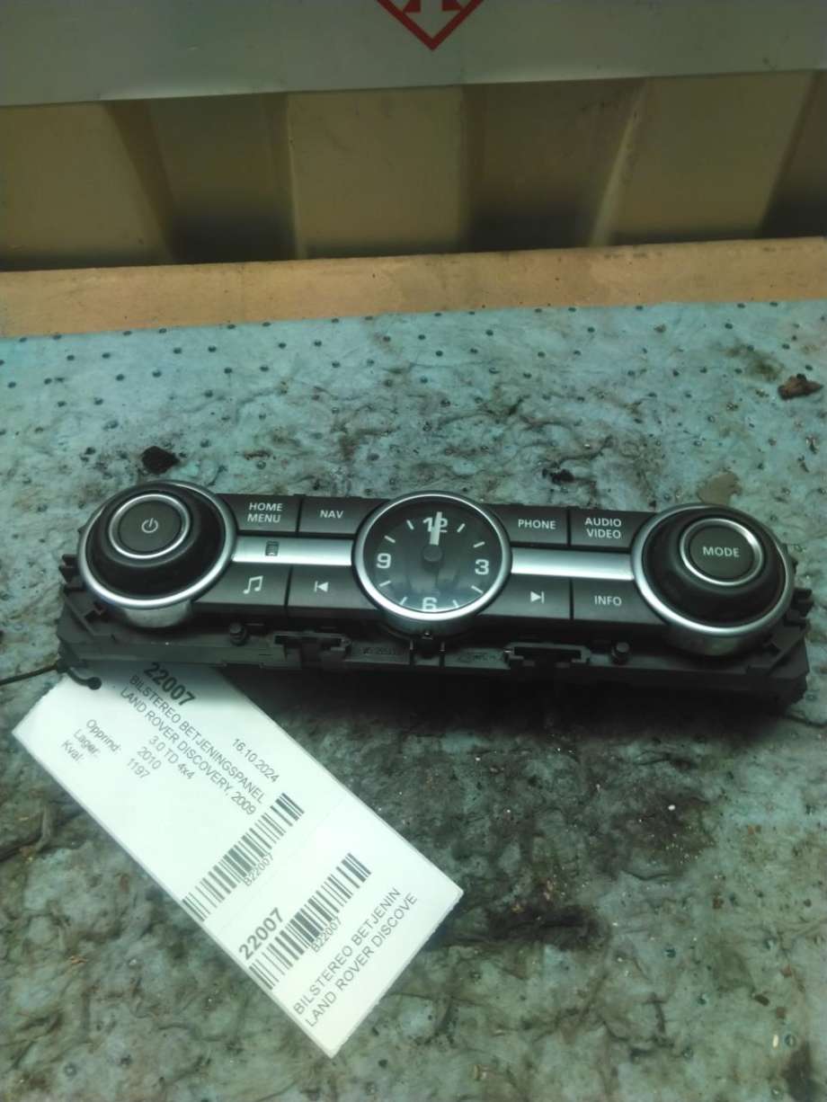 Bilstereo betjeningspanel til Land Rover Discovery, 2009-2017 (Type IV)  (LR020188)