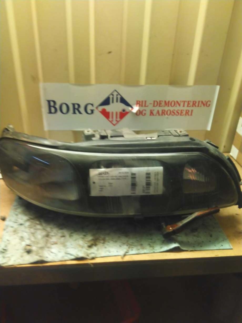 Frontlykt høyre halogen til Volvo S60, 2000-2004 (Type I, Fase 1)  (9151852)