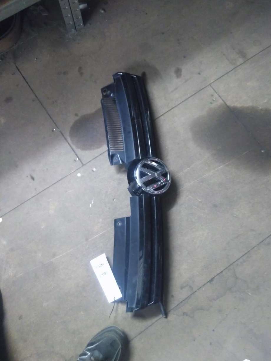 Grill til VW Golf VI, 2008-2012  (5K0 853 651 AL)