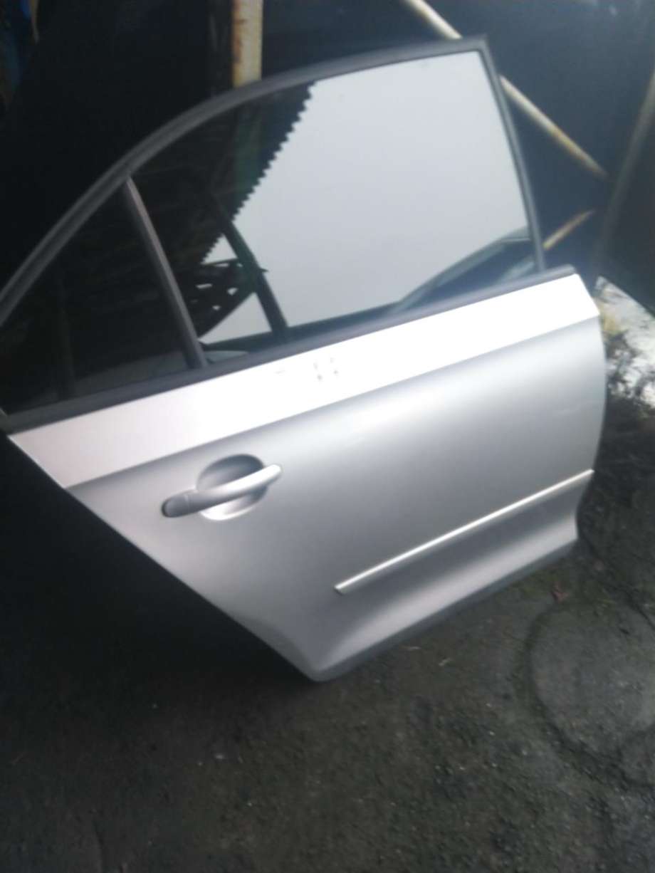Dør høyre bak til Škoda Rapid, 2012-2019  (5JA 833 051 C)