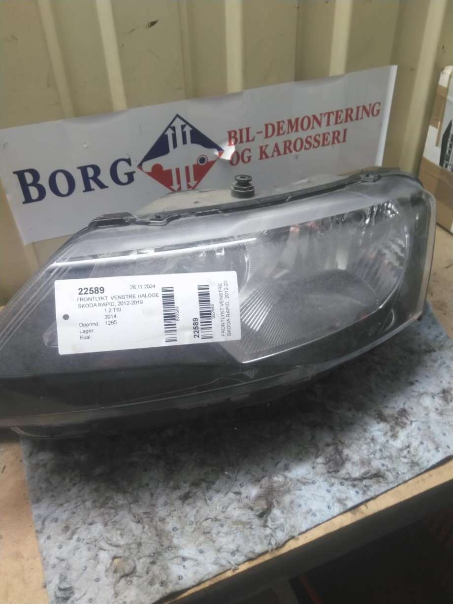 Frontlykt venstre halogen til Škoda Rapid, 2012-2019  (5JB 941 017)