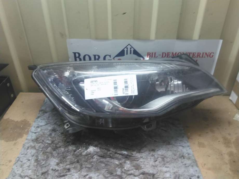 Frontlykt høyre xenon til Opel Astra J, 2010-2015  (13306934)