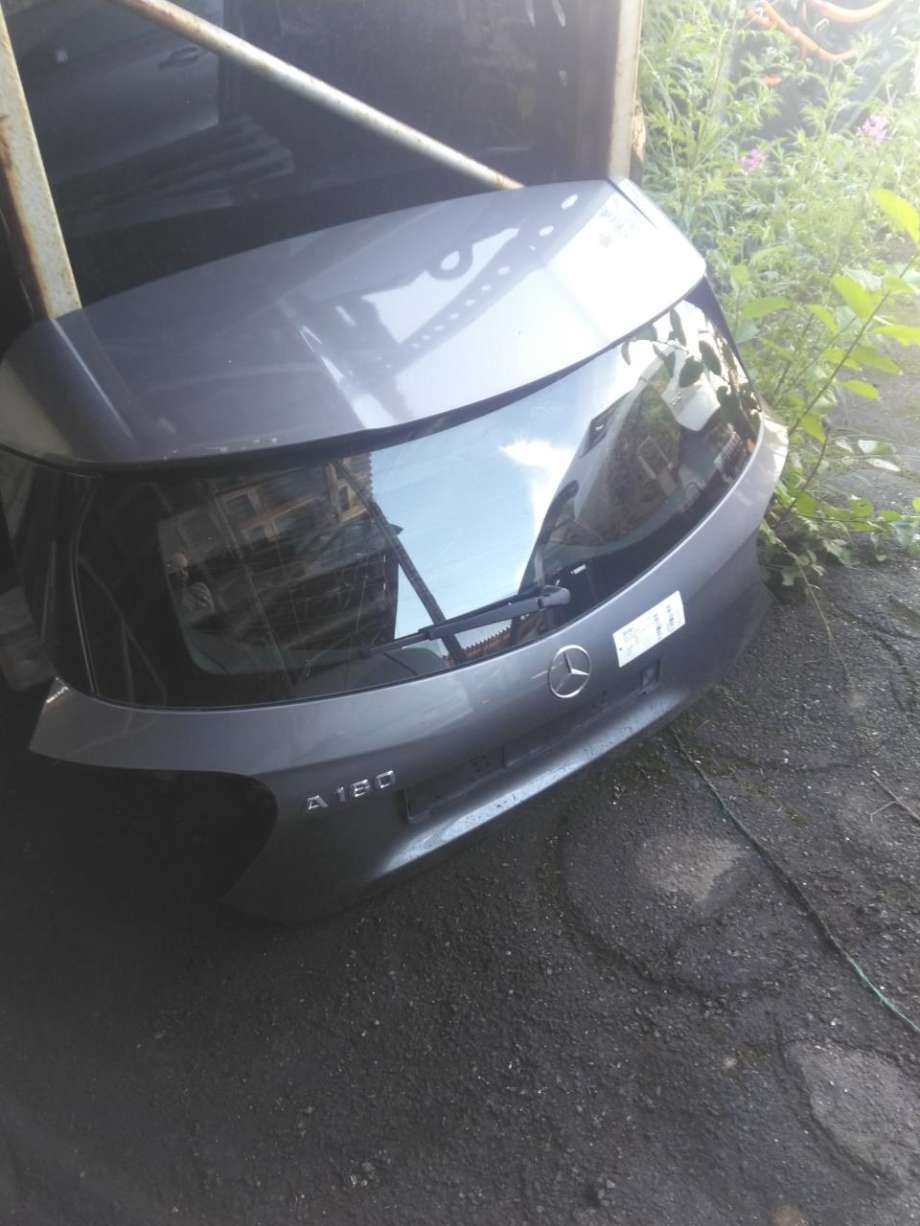 Bakluke combi til Mercedes A-Klasse, 2012-2018 (W176) (W176) (A 176 740 01 05)