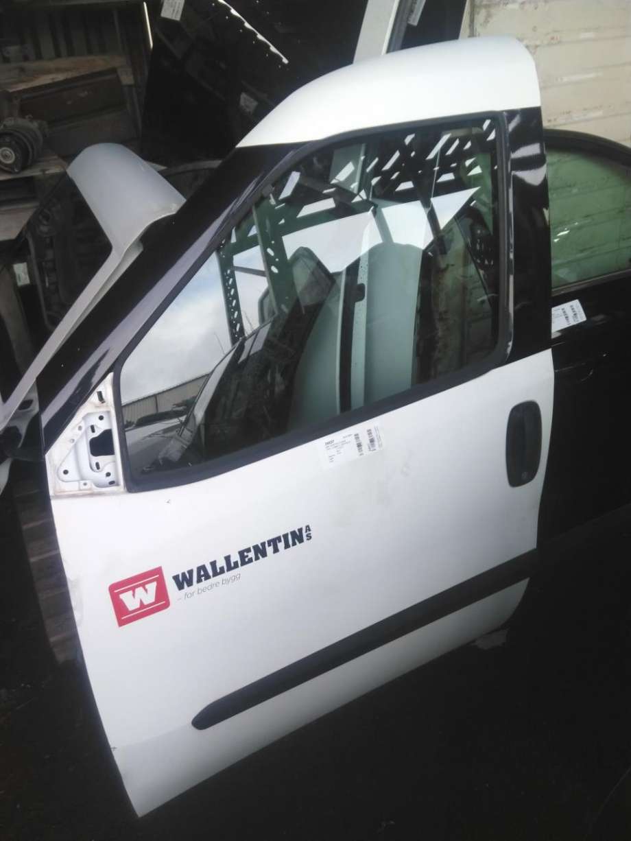 Dør venstre foran til Opel Combo D, 2012-2018  (95509348)