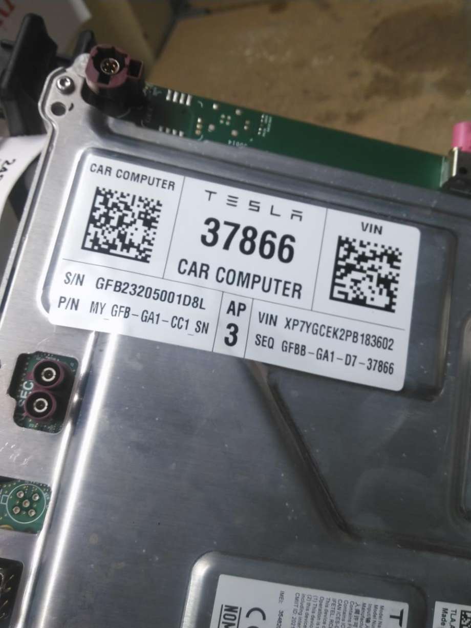 Styreenhet DAB til Tesla Model Y 2021-2024 (Type I)  (1684435-S0-J|)