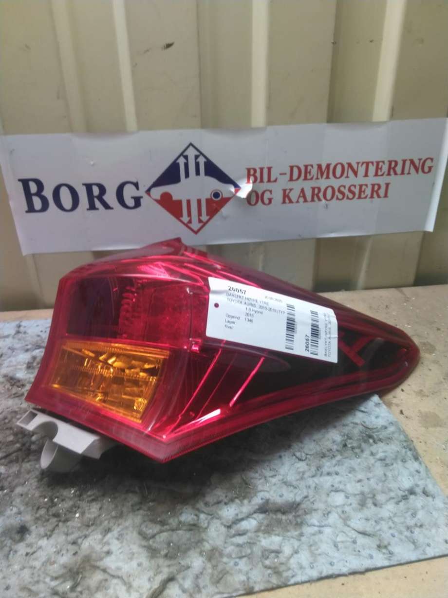 Baklykt høyre ytre til Toyota Auris, 2015-2019 (Type II, Fase 2)  (8155102710)