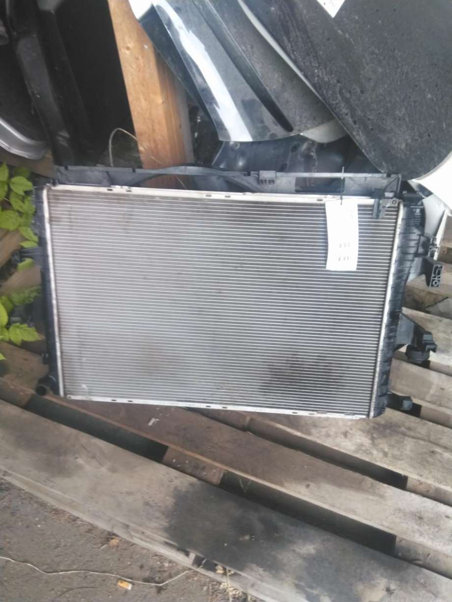 Radiator (manuell gir) til VW Transporter / Caravelle, 2015-2019 (T6) (T6) (7E0 121 253 C)
