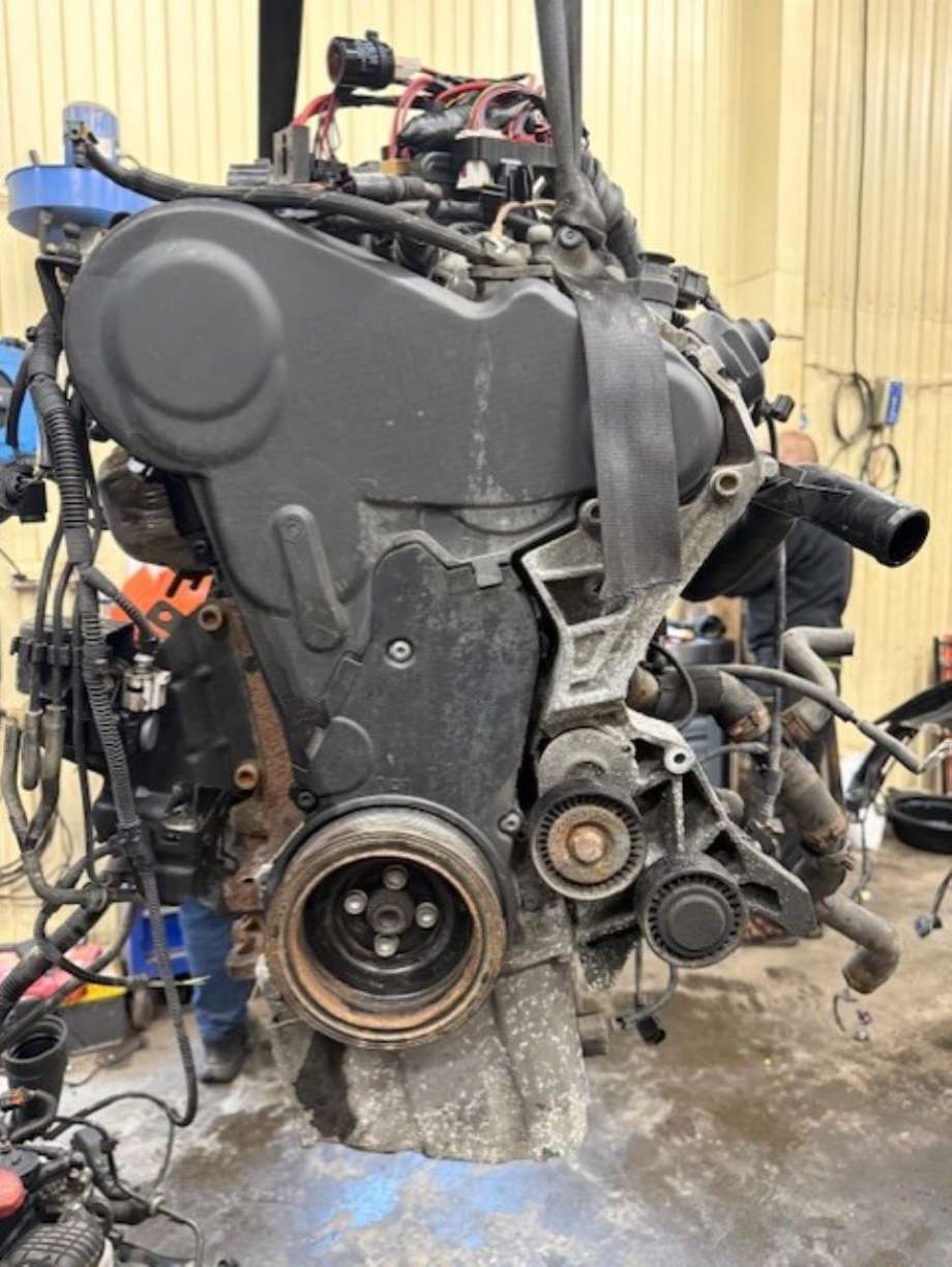 Motor diesel til Audi A6, Allroad 2012-2014 (Type III, Fase 1) (C7) (C7) (03L 100 035 M|)