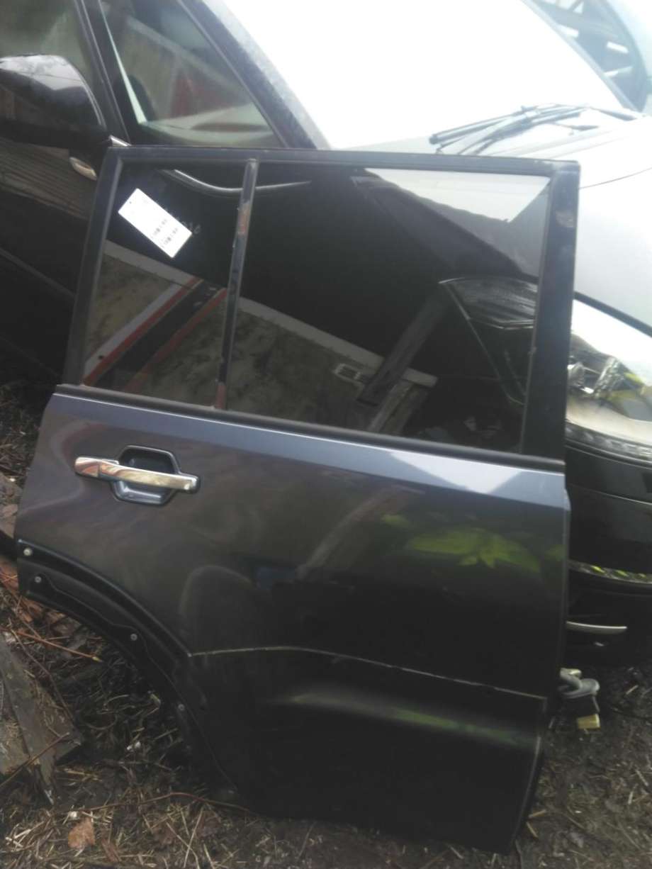 Dør høyre bak til Mitsubishi Pajero, 2007-2016 (Type IV, Fase 1) (5730A484)