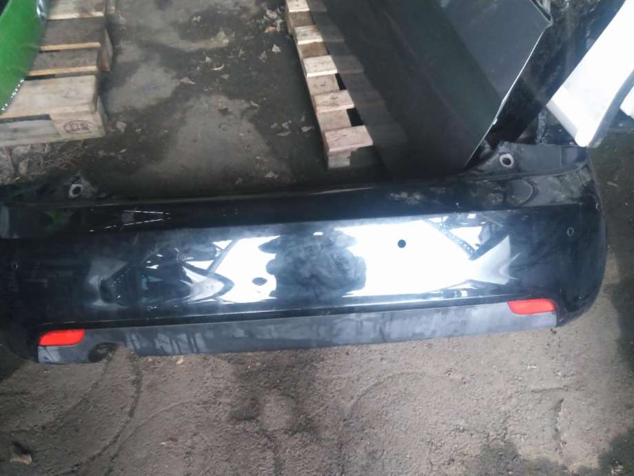 Støtfanger bak til Audi A1, 2010-2014 (Type I, Fase 1)  (8X0 807 067 A)