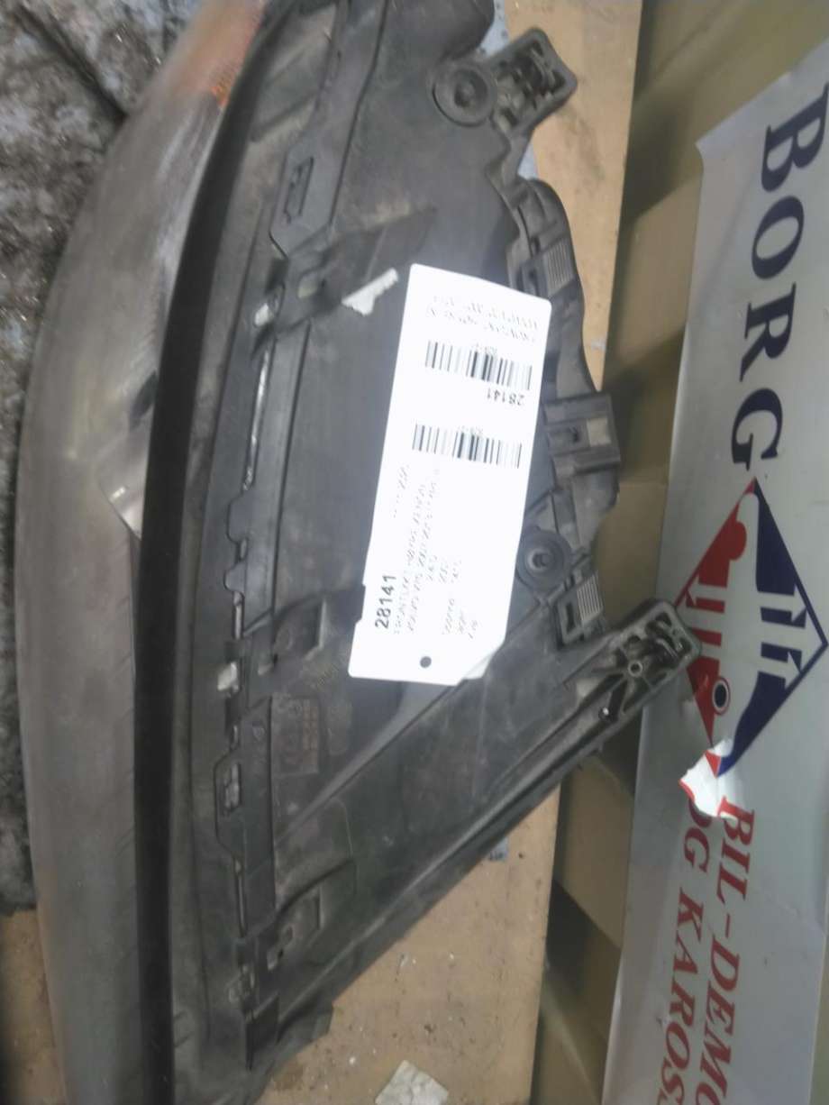 Frontlykt høyre xenon til Volvo V70 2007-2013 (Type III, Fase 1)  (31214416|)