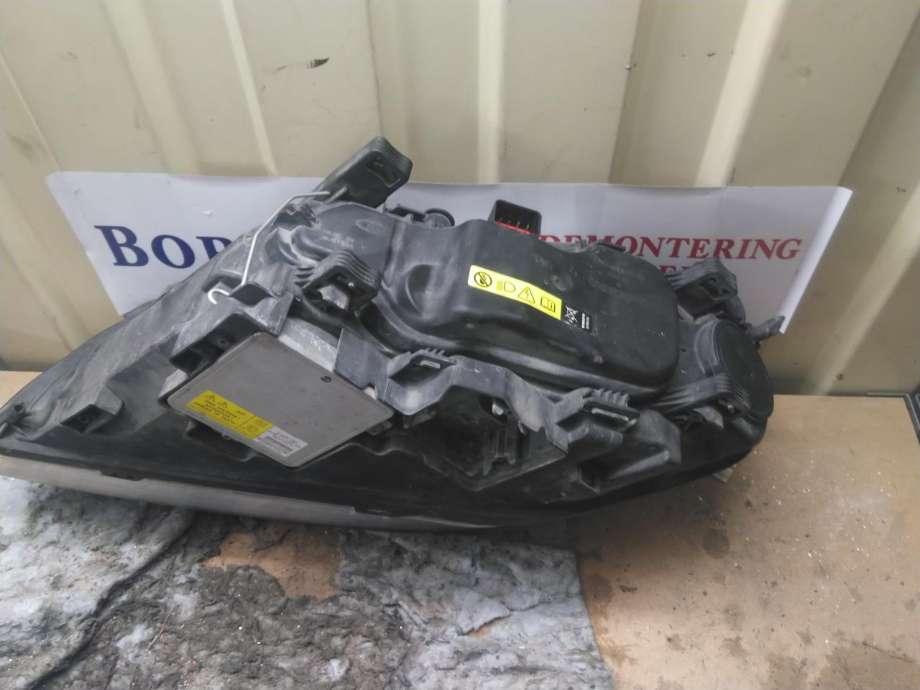 Frontlykt høyre xenon til Volvo V70 2007-2013 (Type III, Fase 1)  (31214416|)