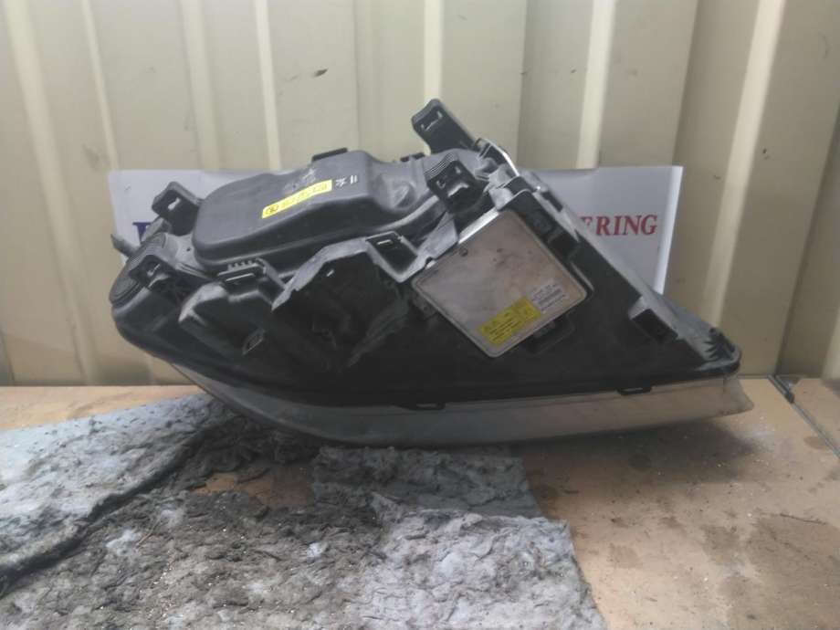 Frontlykt venstre xenon til Volvo V70 2007-2013 (Type III, Fase 1)  (31214415|)