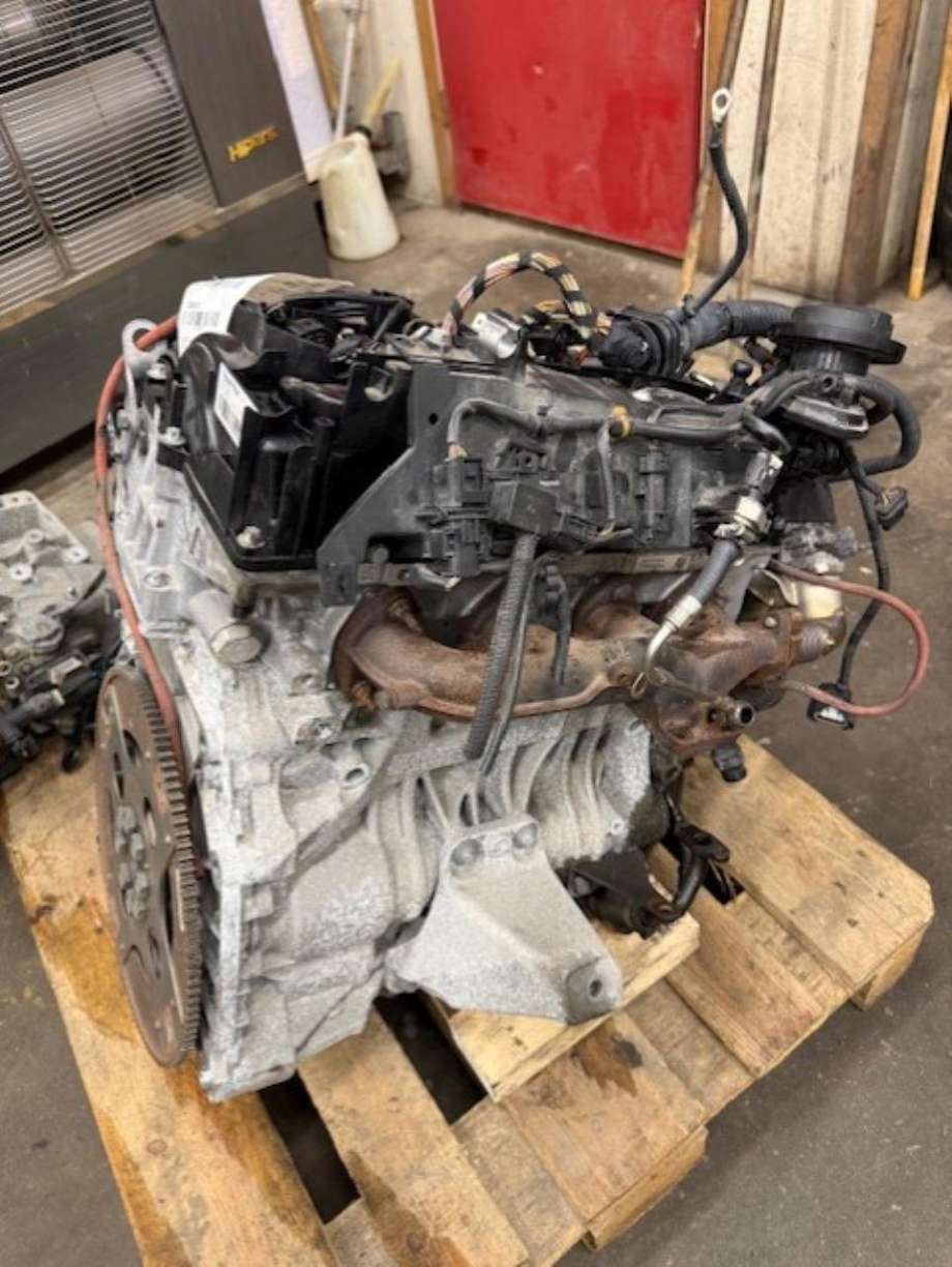 Motor diesel til BMW 5-Serie, 2010-2017 (F10/F11) (F10/F11) (11 00 2 184 389)