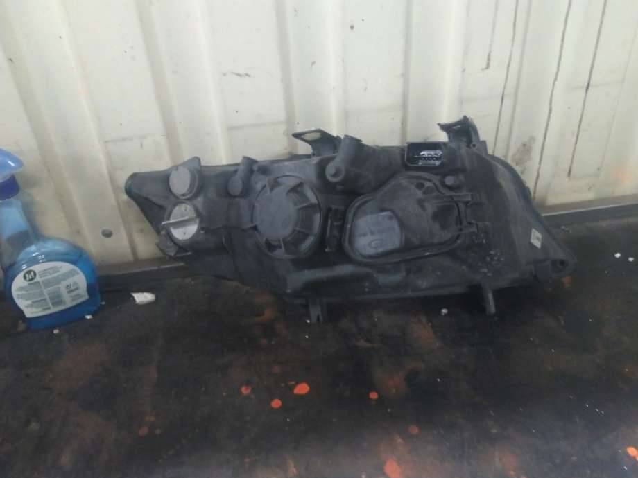Frontlykt venstre halogen til BMW 3-Serie 2005-2011 (E90/E91/E92/E93) (E90/E91/E92/E93) (63 11 6 942 721|)
