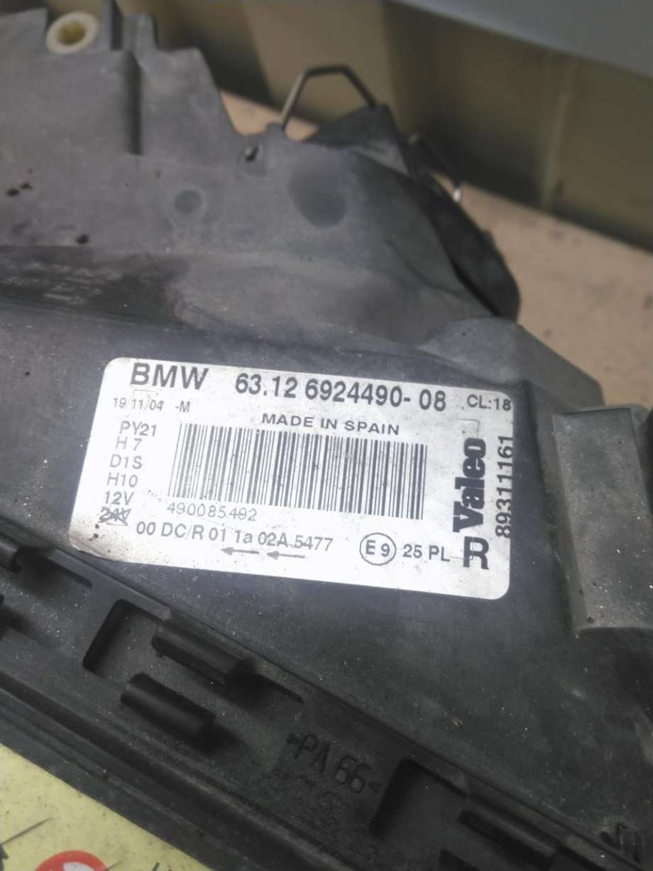 Frontlykt høyre xenon til BMW 1-Serie 2004-2011 (E81/E82/E87/E88) (E81/E82/E87/E88) (63 11 7 159 302|)