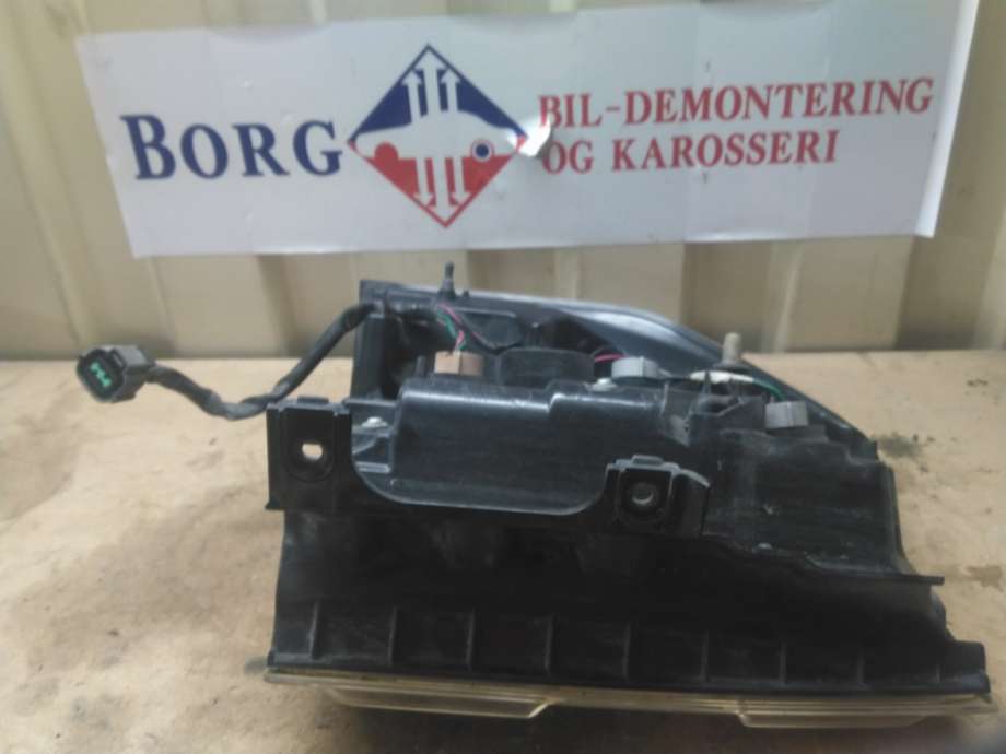 Baklykt høyre til Mitsubishi Pajero 2007-2016 (Type IV, Fase 1) (8330A094|)