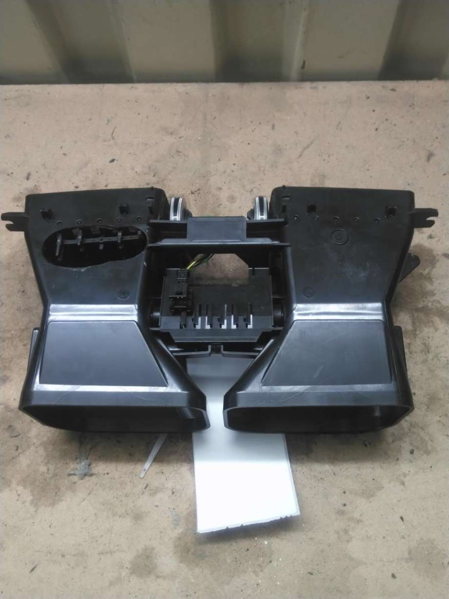 Dashbord friskluftdyse til Mercedes E-Klasse 2013-2016 (Fase 2) (W212) (W212) (A 212 830 31 54|)