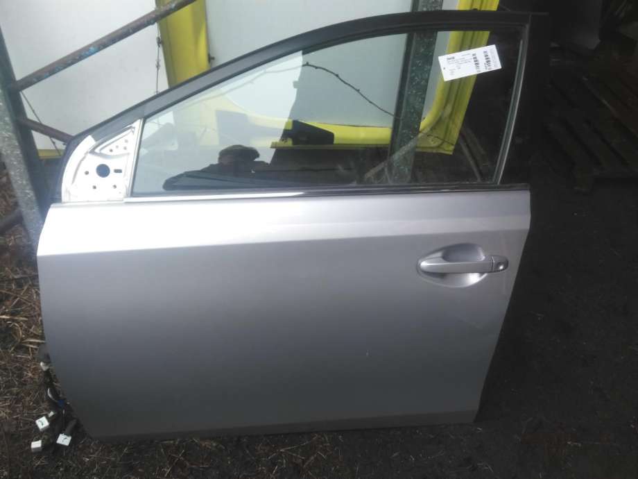 Dør venstre foran til Toyota Auris, 2013-2015 (Type II, Fase 1)  (6700202360)