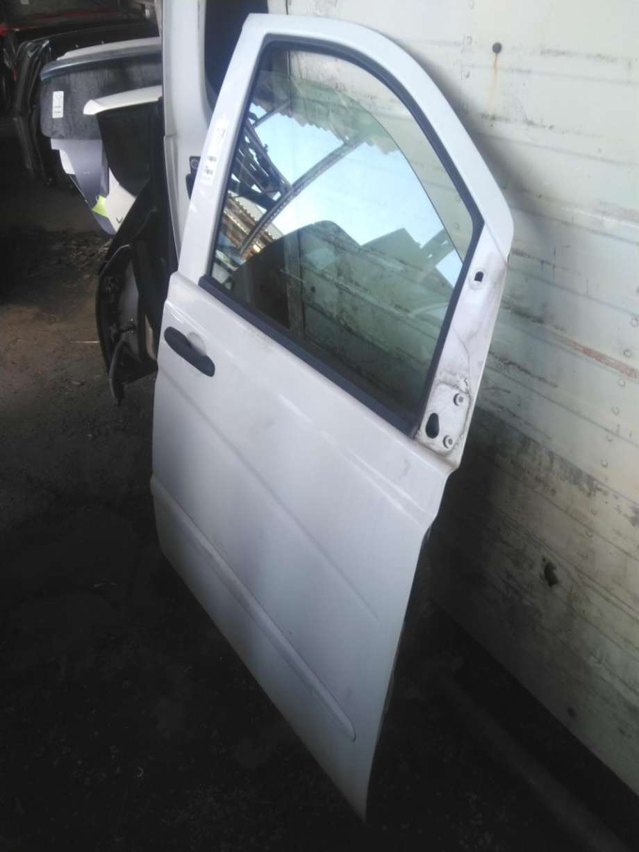 Dør høyre 2dørs til Mercedes Vito/Viano, 2010-2014 (Fase 2) (W639) (W639) (A 639 720 11 05)
