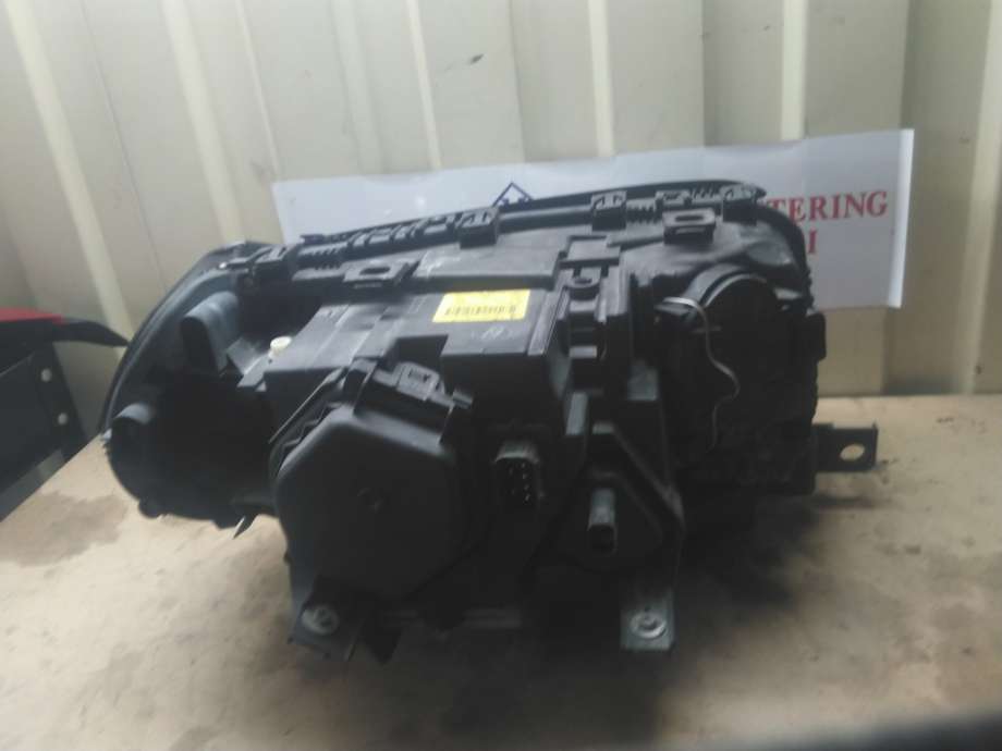 Frontlykt venstre xenon til BMW X3 2003-2006 (Fase 1) (E83) (E83) (63 12 3 418 387|)