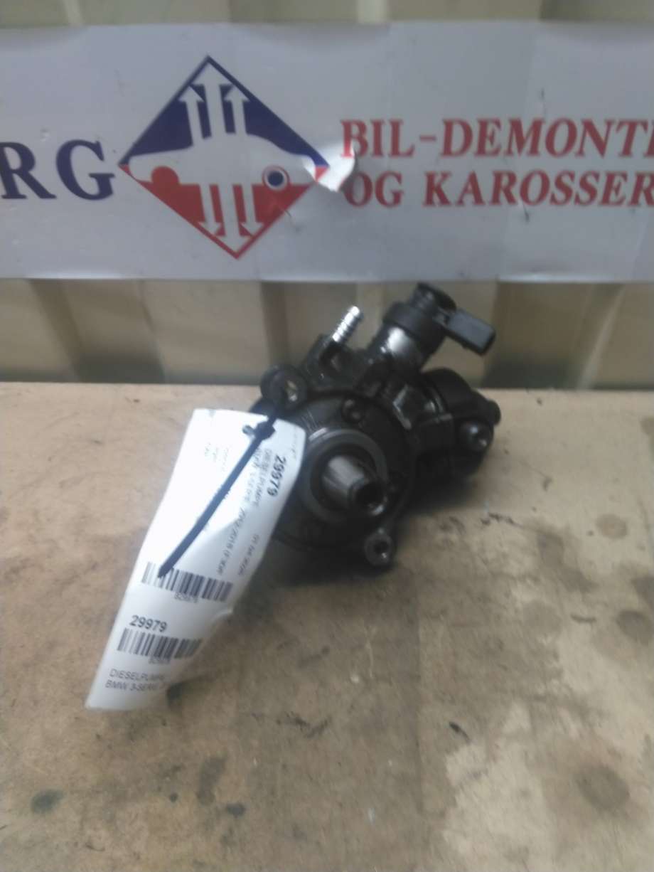 Dieselpumpe til BMW 3-Serie, 2012-2018 (F30/F31/F34) (F30/F31/F34) (13 51 8 577 648)