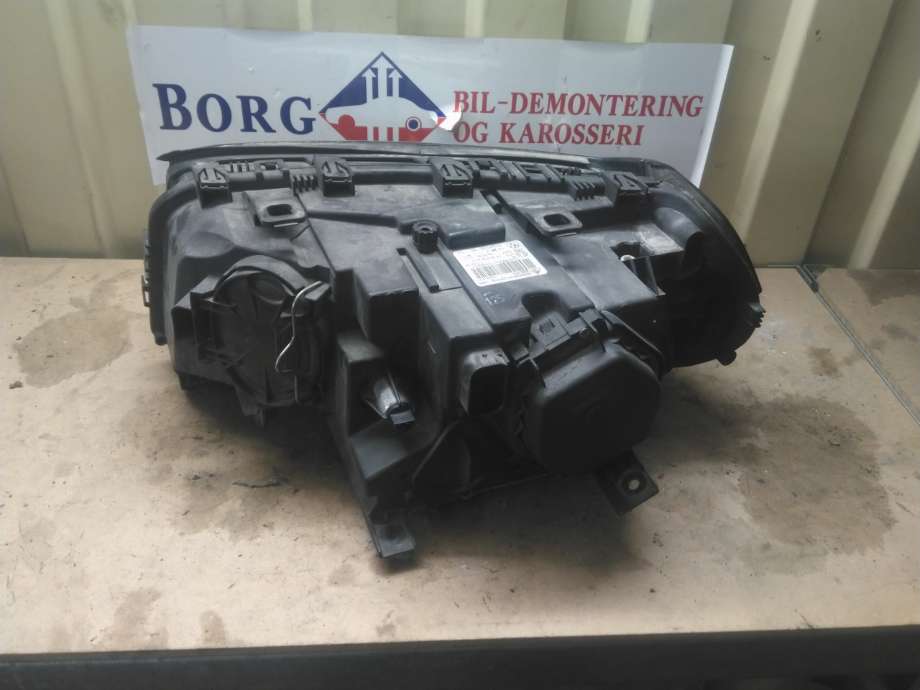 Frontlykt høyre xenon til BMW X3 2007-2010 (Fase 2) (E83) (E83) (63 12 3 456 036|)
