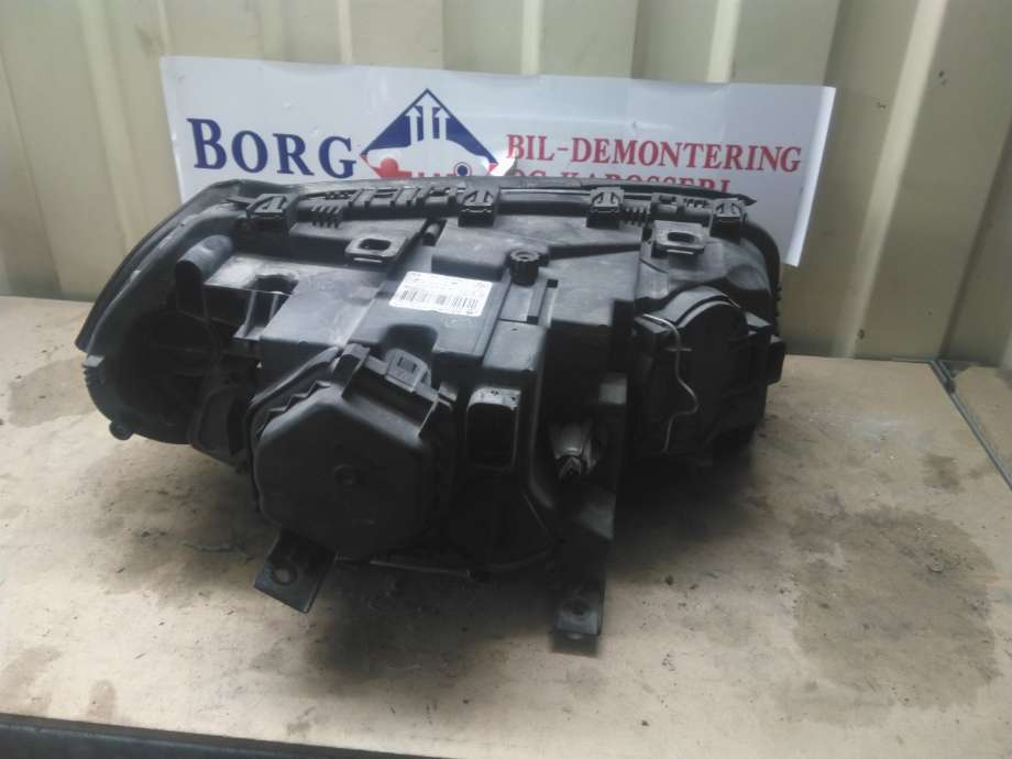 Frontlykt venstre xenon til BMW X3 2007-2010 (Fase 2) (E83) (E83) (63 12 3 456 035|)