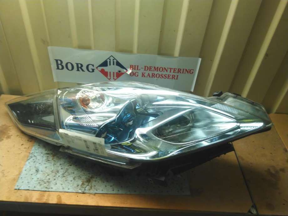 Frontlykt høyre halogen til Nissan Leaf 2011-2017 (Type I)