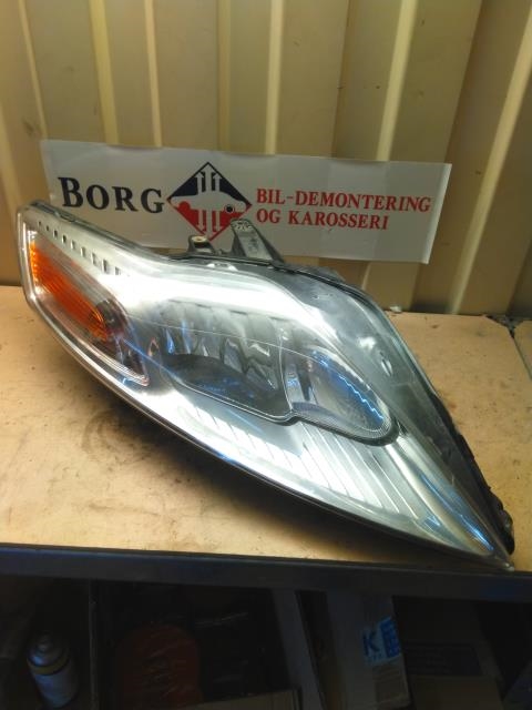 Frontlykt høyre halogen til Ford Mondeo, 2011-2014 (Type IV, Fase 2)