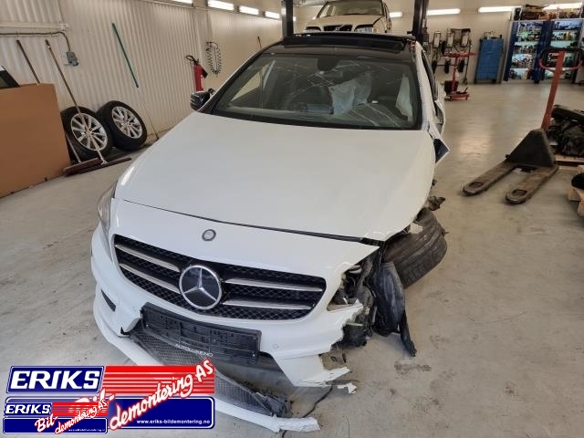 Mercedes A-Klasse 2012-2018 (W176) (W176), Motorkode: 270910, Girkassekode: 72400200169837