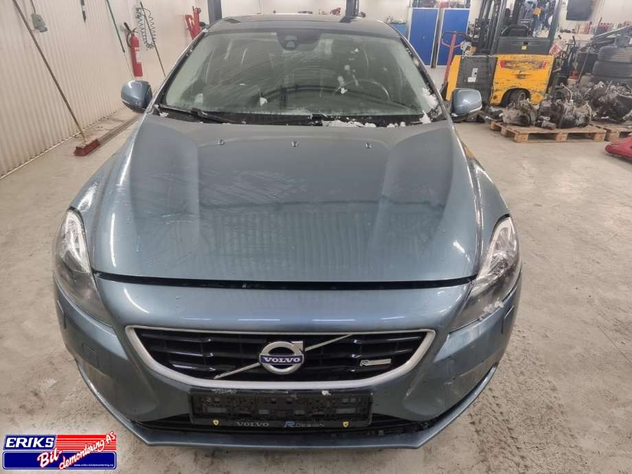 Volvo V40 2012-2019 , Motorkode: D4162T, Girkassekode: 36011555
