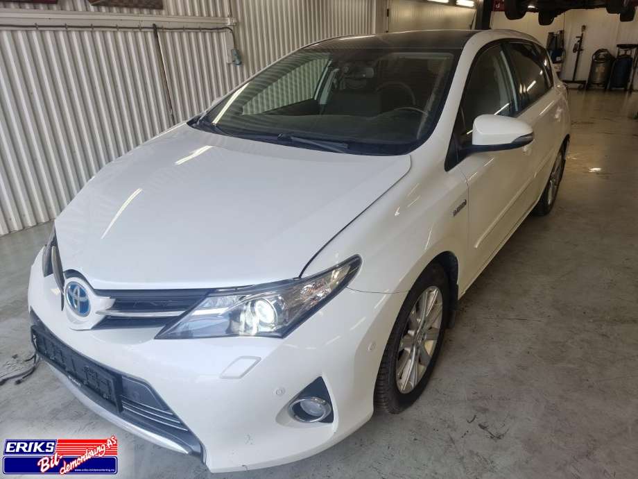 Toyota Auris 2013-2015 (Type II, Fase 1) , Motorkode: 2ZR-FXE, Girkassekode: 