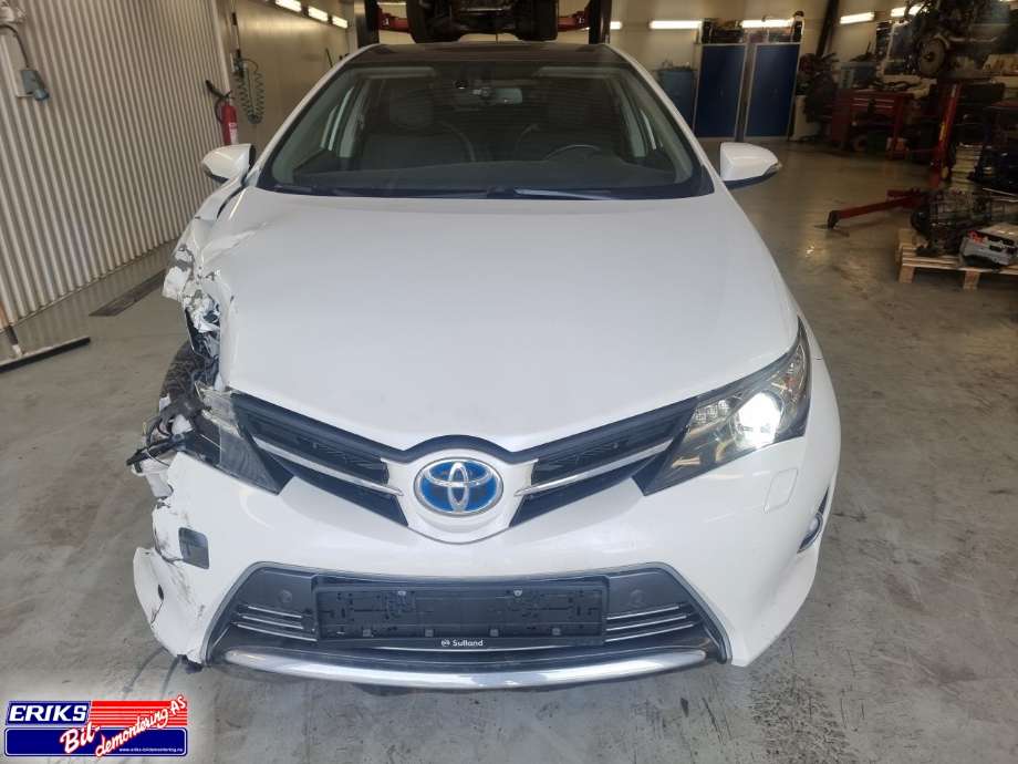 Toyota Auris 2013-2015 (Type II, Fase 1) , Motorkode: 2ZR-FXE, Girkassekode: 