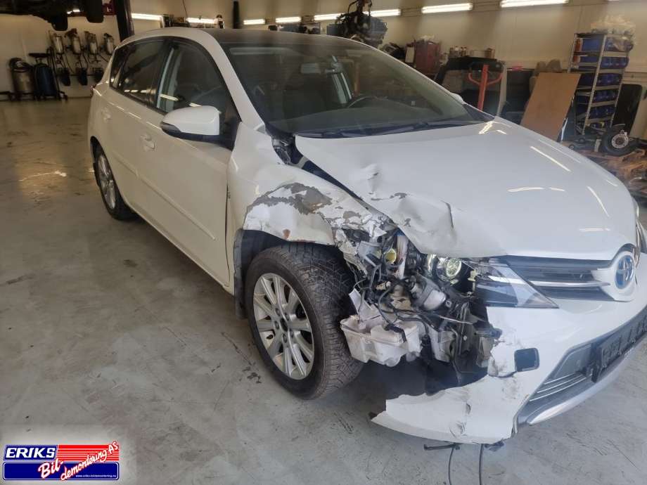 Toyota Auris 2013-2015 (Type II, Fase 1) , Motorkode: 2ZR-FXE, Girkassekode: 
