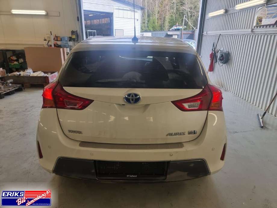 Toyota Auris 2013-2015 (Type II, Fase 1) , Motorkode: 2ZR-FXE, Girkassekode: 